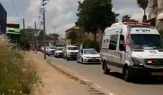  فيديو: ماذا تريد البلدية والشرطة في اللد من هذه الحركات البهلوانية ؟!